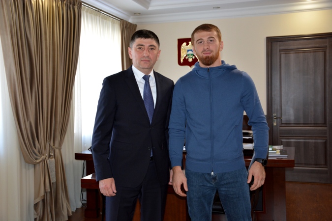 Министр спорта КБР Ислам Хасанов встретился с Мухамедом Берхамовым