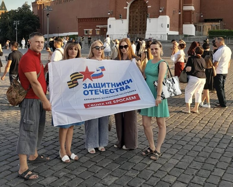 В рамках проекта «Своих не бросаем!» семьи участников СВО путешествуют по России